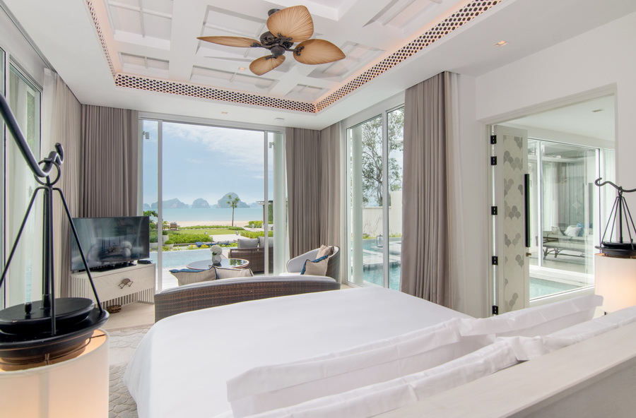 Presidential Beachfront Pool Villa